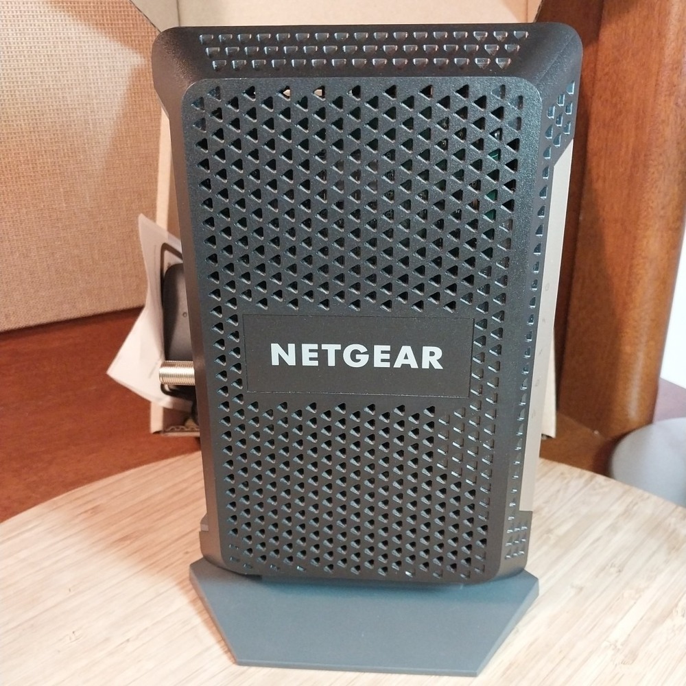 NETGEAR CM1000 High Speed Internet Cable Modem DOCSIS 3.1 3.0 With Power Cable - Picture 2 of 8